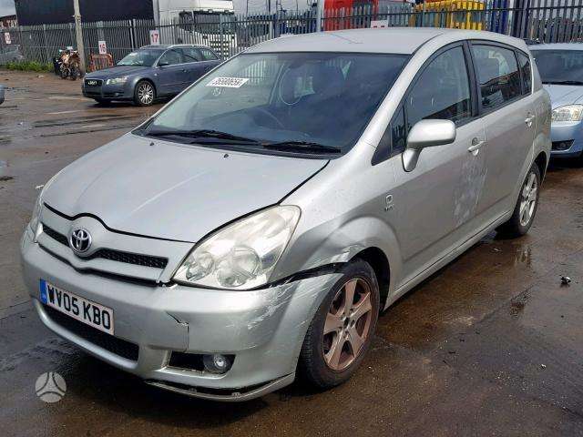 Toyota Corolla Verso по частям