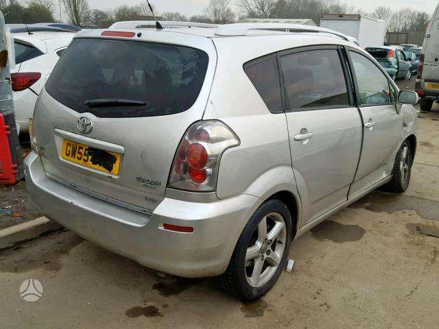 Toyota Corolla Verso dalimis