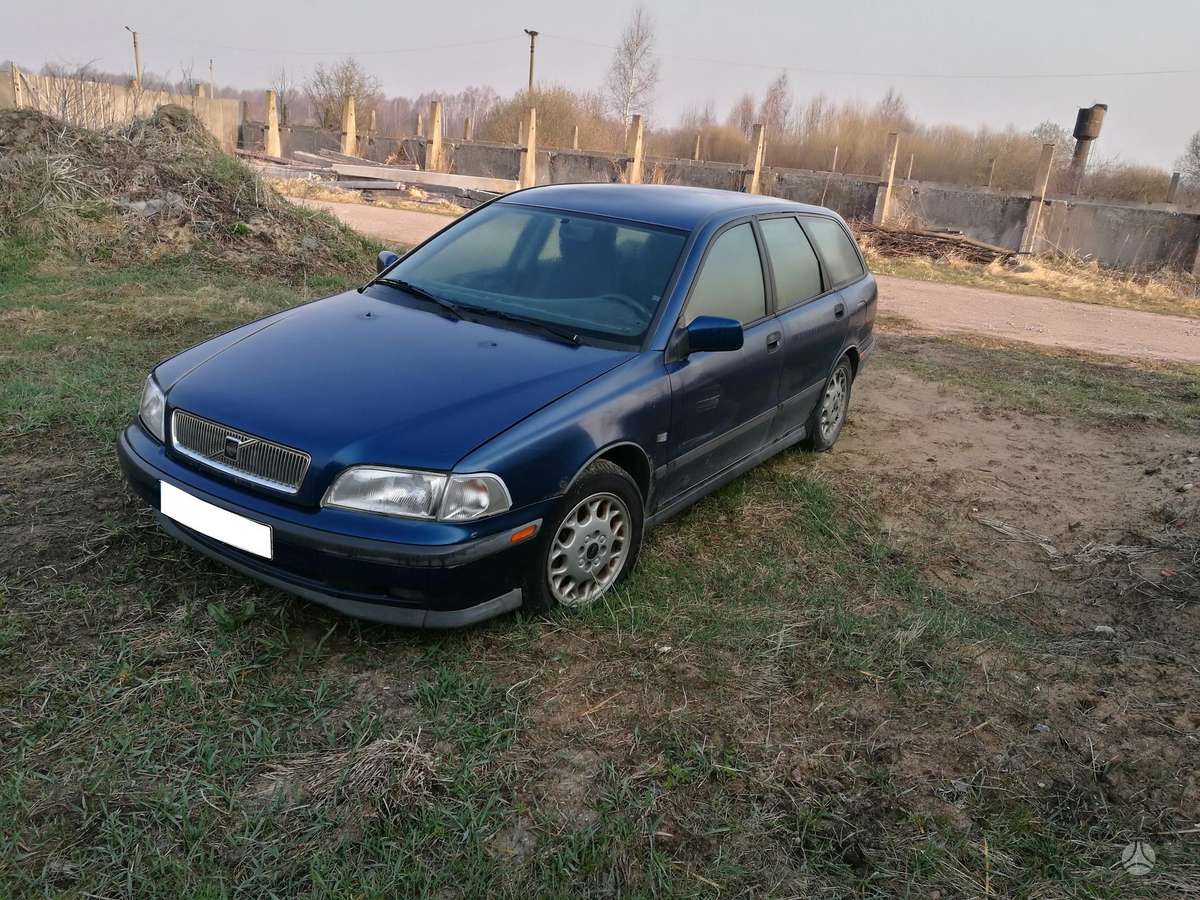 Volvo V40