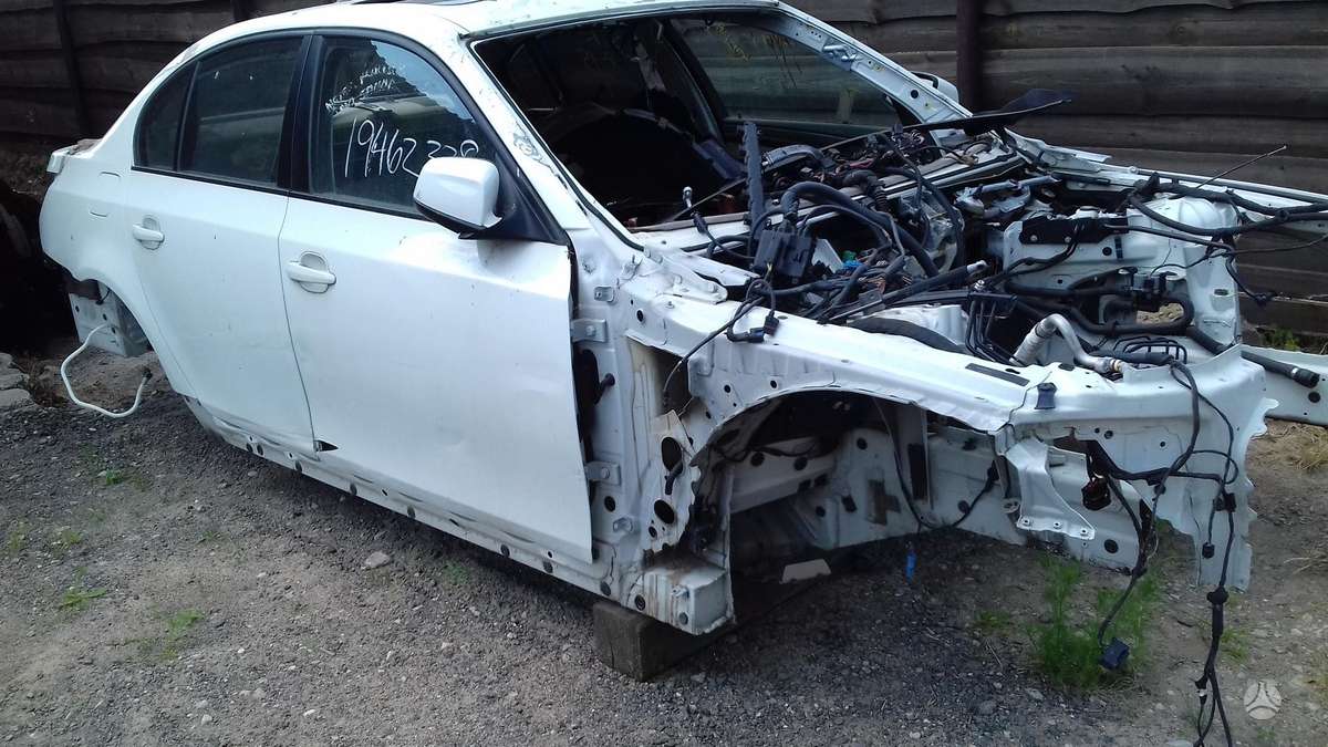 BMW 528 rezerves daļās
