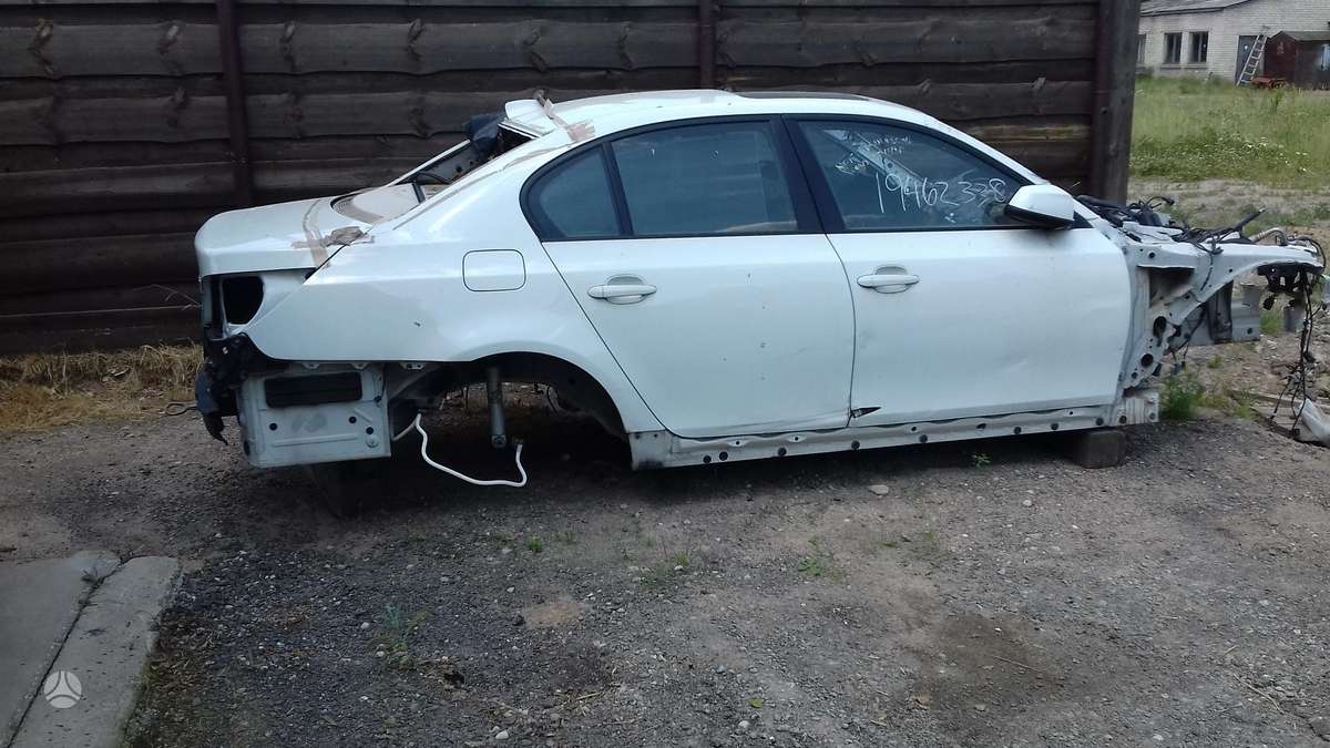 BMW 528 rezerves daļās