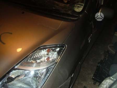 Toyota Prius по частям