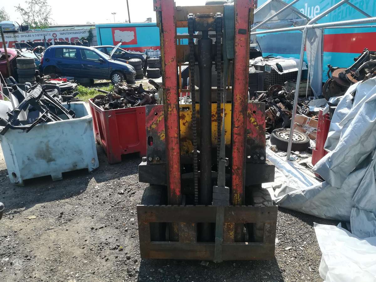 -Kita- BalkanCar EV687, storage and loading equipment