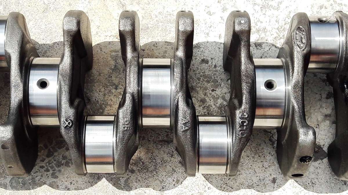 Ford Transit variklio detalės