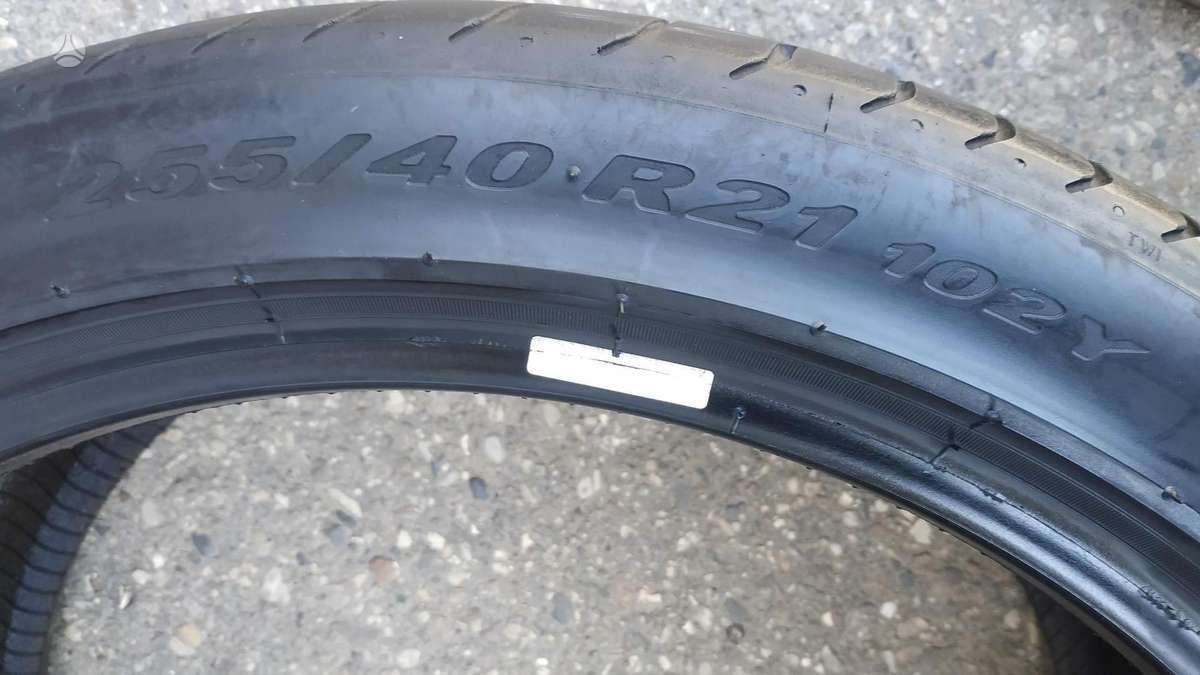 Pirelli, summer 255/40 R21