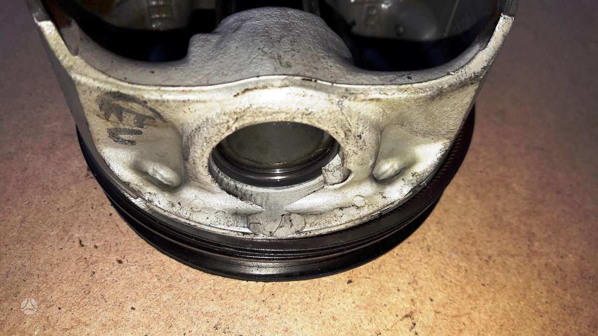 Audi S6, CEU CWU, детали двигателя