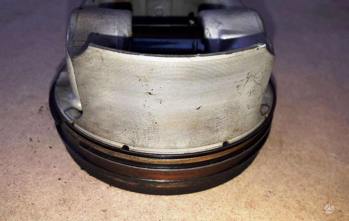 Audi A8, CEU CWU, variklio detalės