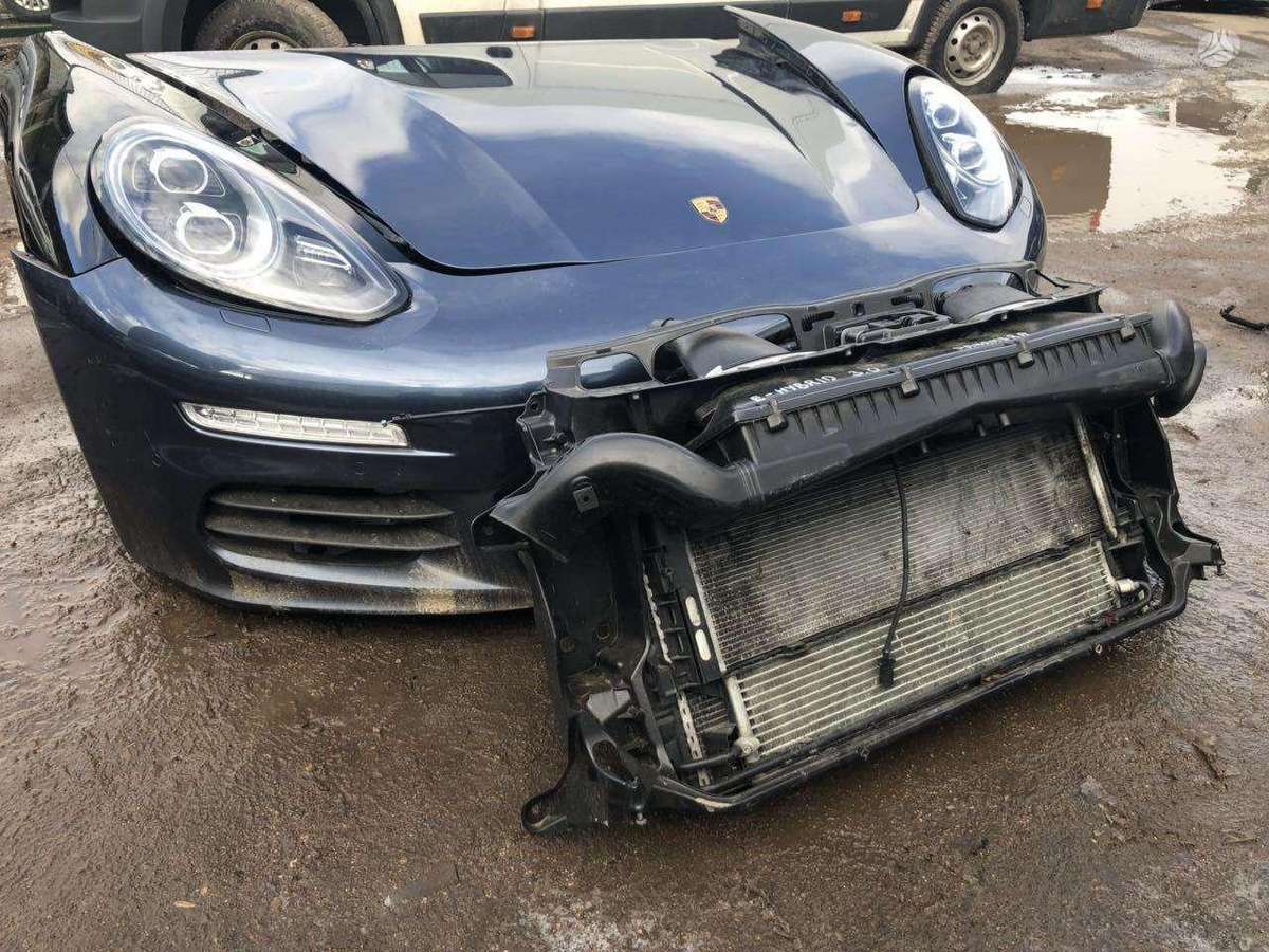 Porsche Panamera kėbulo dalys