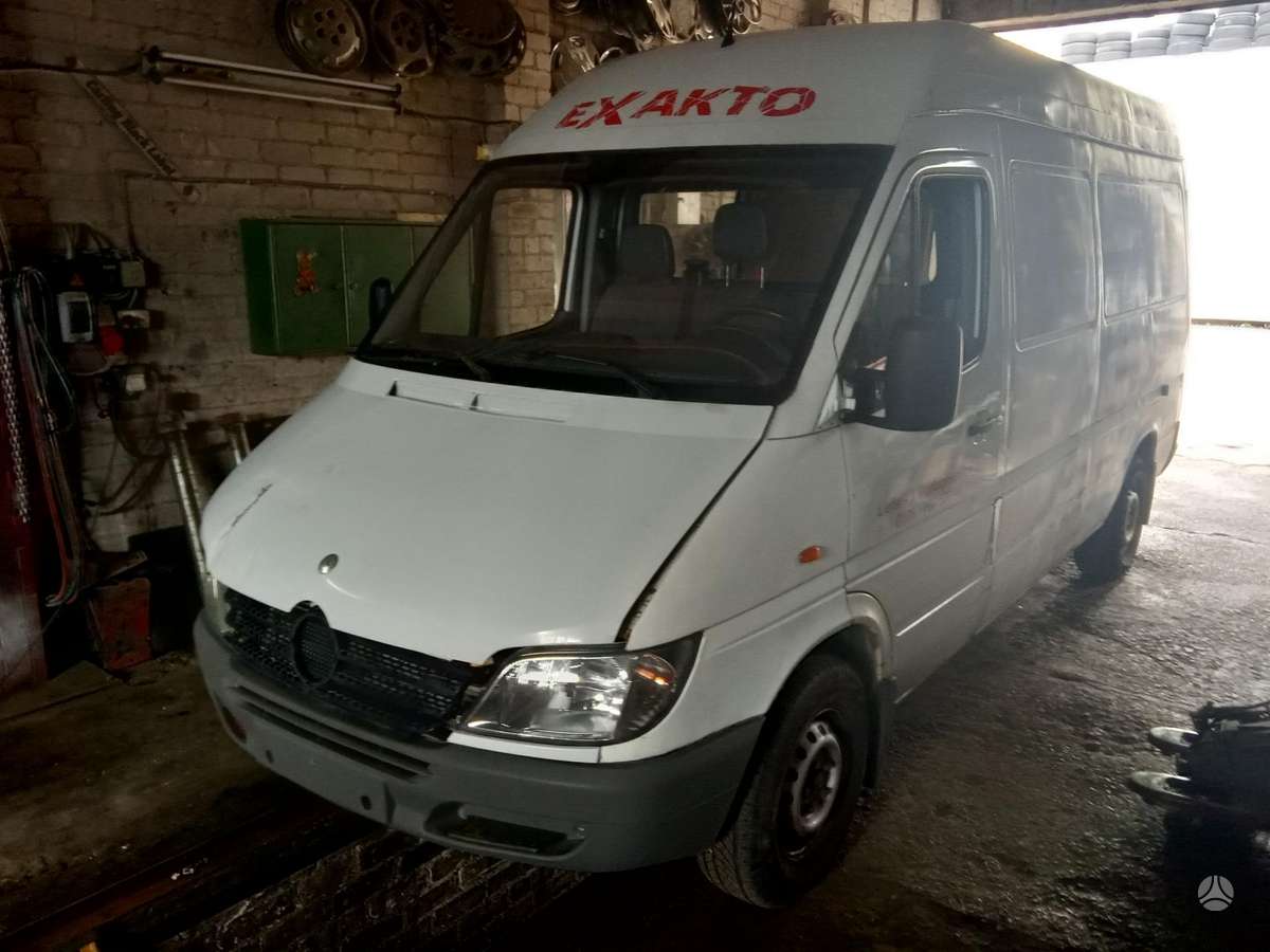 Mercedes-Benz Sprinter, cargo vans