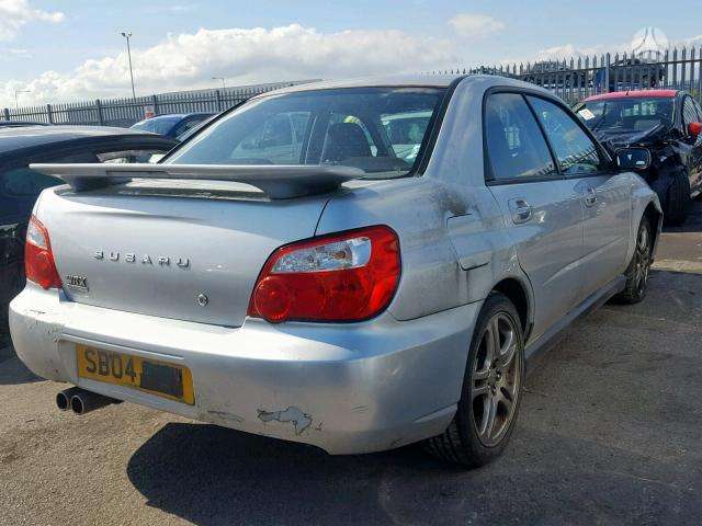 Subaru Impreza WRX dalimis