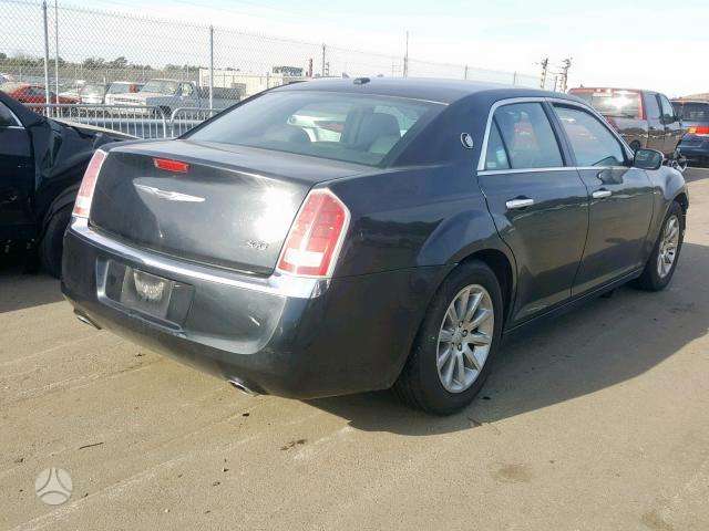 Chrysler 300C dalimis
