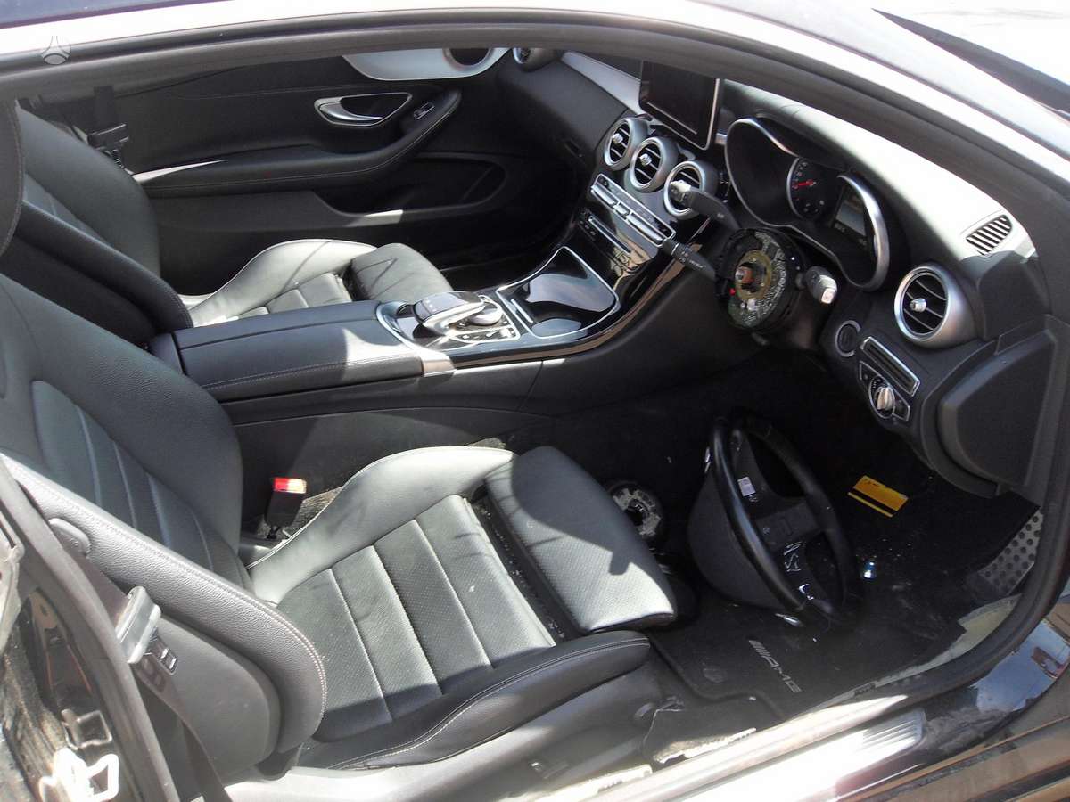 Mercedes-Benz C klasė по частям