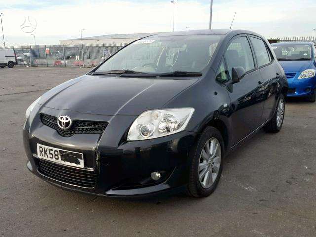 Toyota Auris по частям