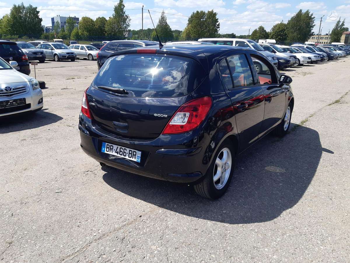 Opel Corsa Dalis siunciame i kitus miestus