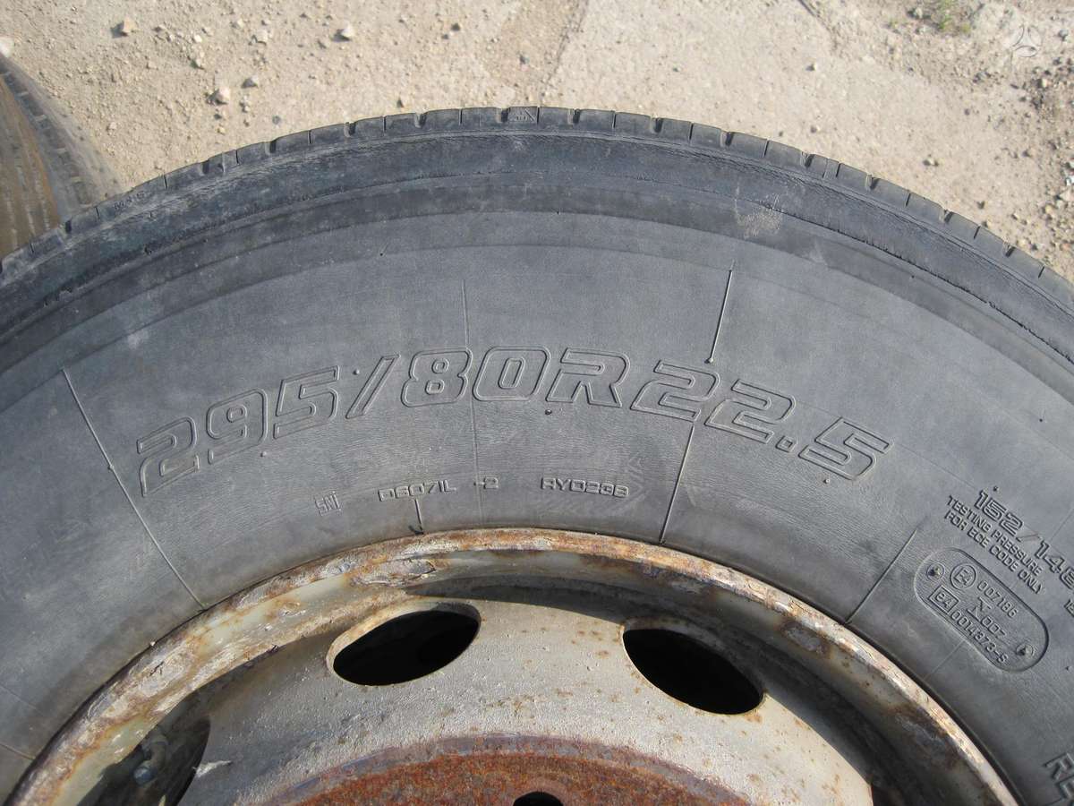 Yokohama, всесезонные 295/80 R22,5