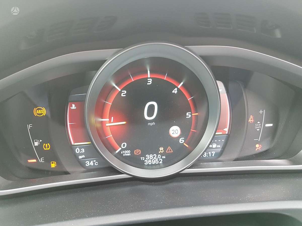 Volvo V40 Dalimis is anglijos r design