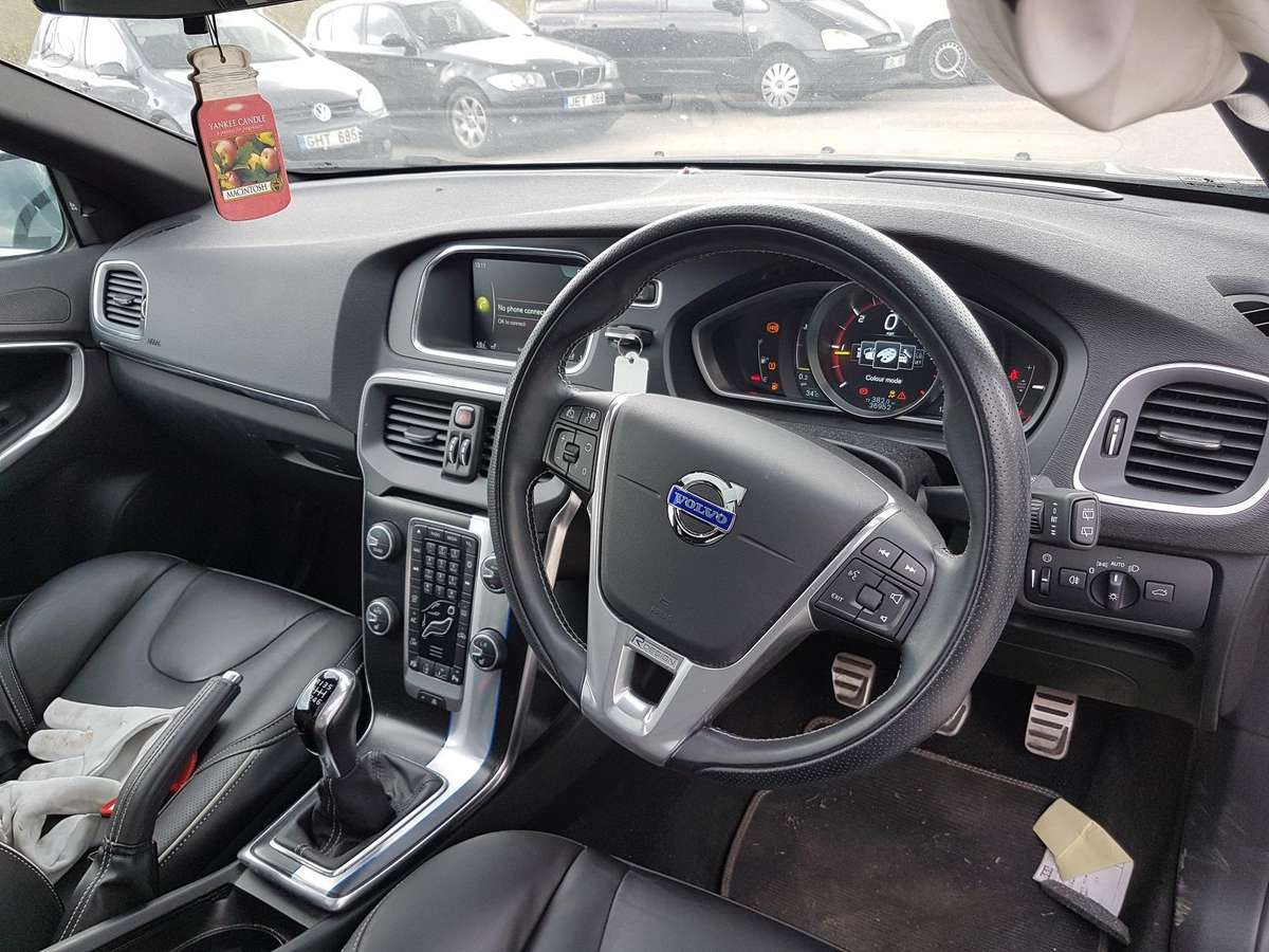 Volvo V40 Dalimis is anglijos r design