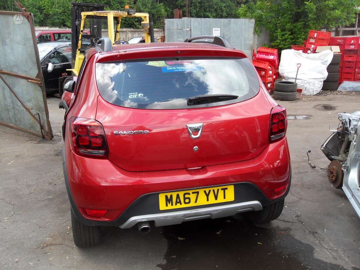 Dacia Sandero по частям