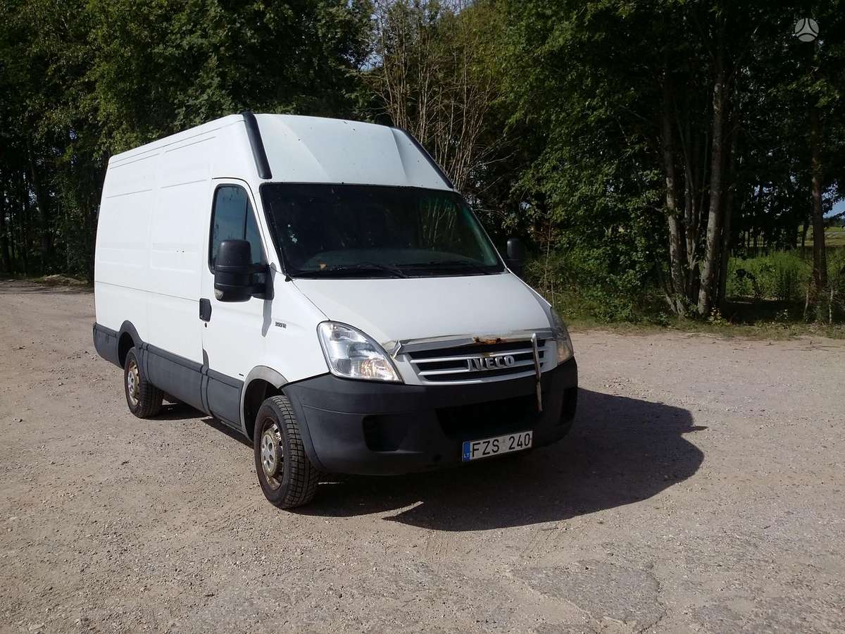 Iveco 35S12, грузовые микроавтобусы