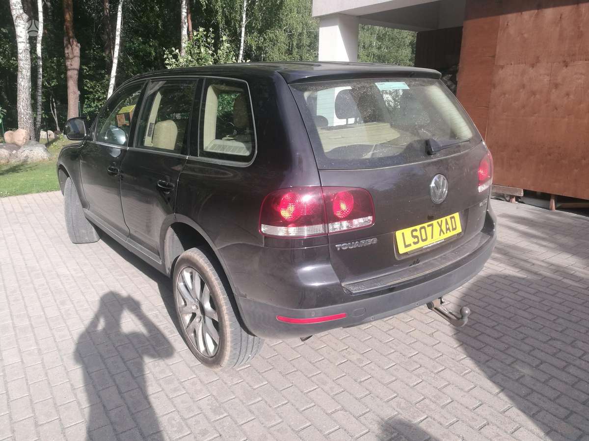 Volkswagen Touareg dalimis