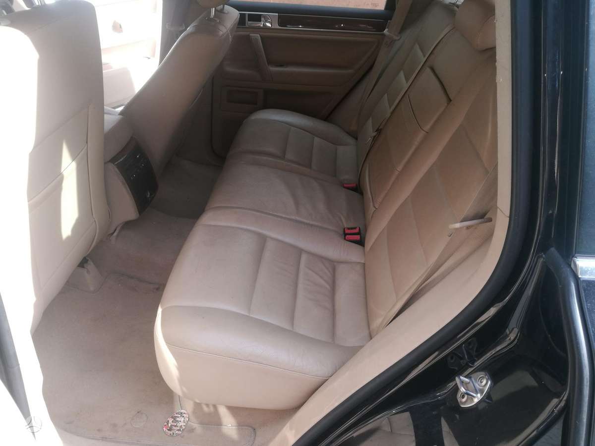 Volkswagen Touareg dalimis