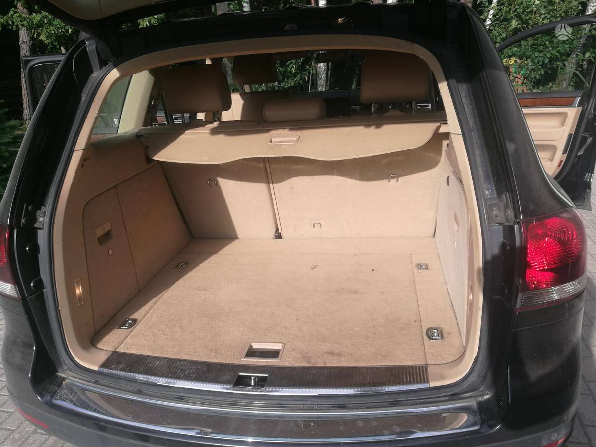 Volkswagen Touareg dalimis