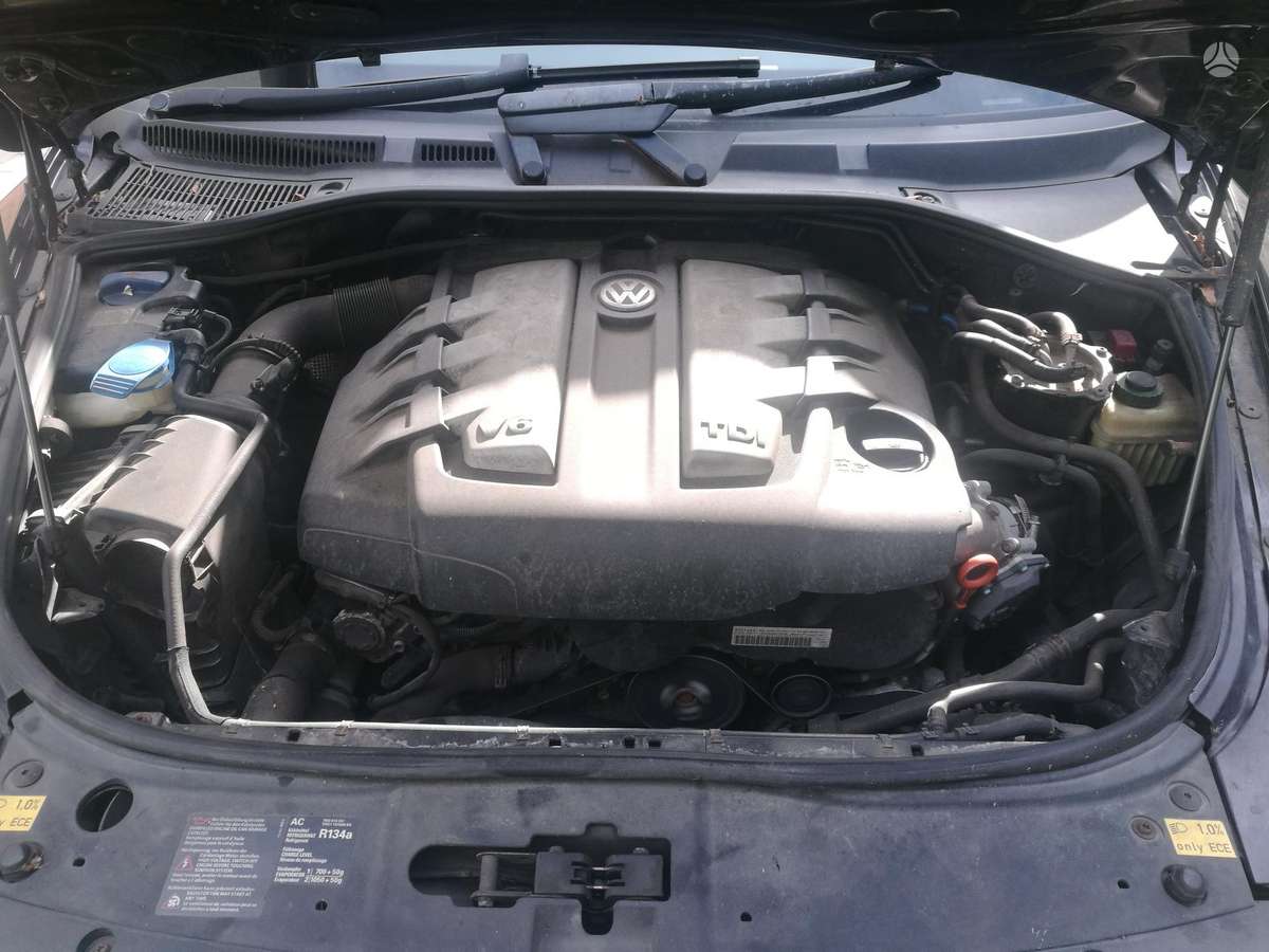 Volkswagen Touareg dalimis