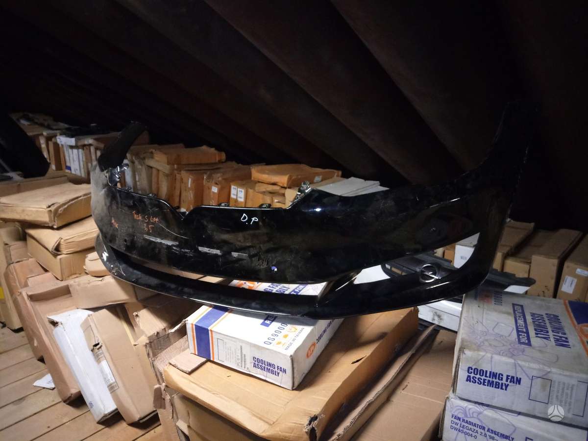 Tesla Model S body parts