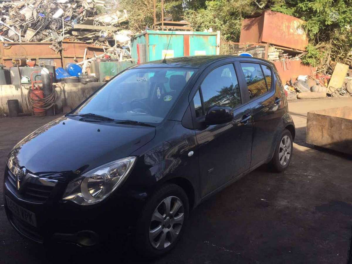 Opel Agila dalimis