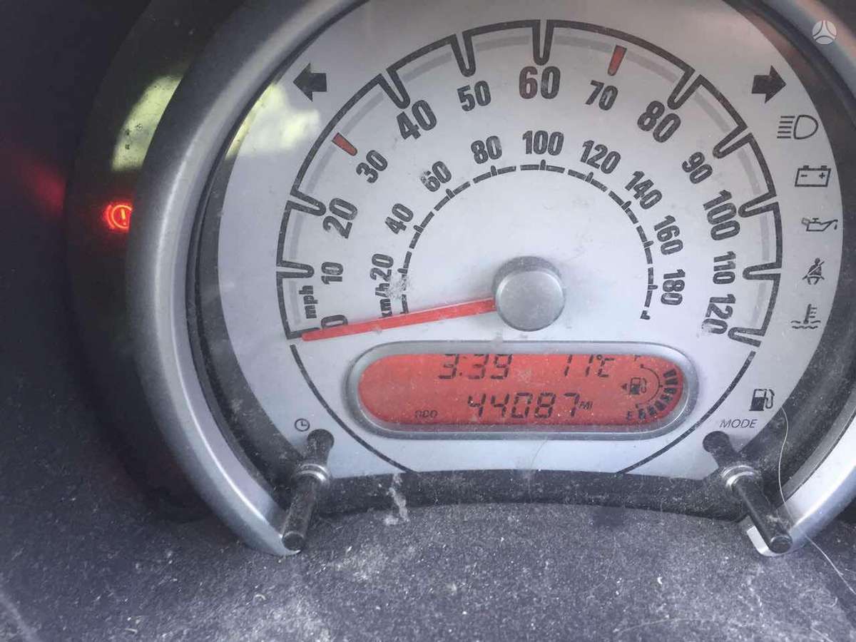 Opel Agila dalimis