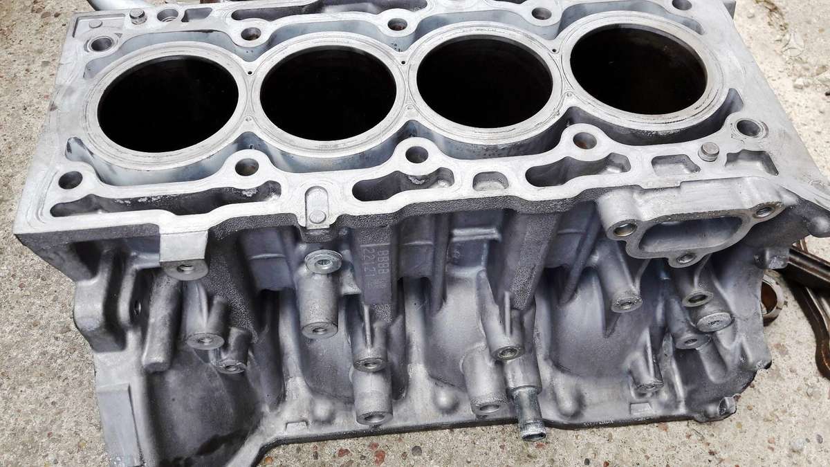 Peugeot 4008, 4N13, variklio detalės