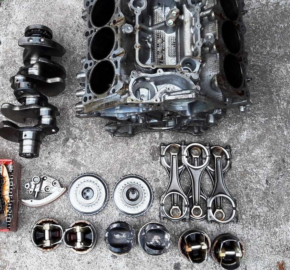 Audi A8, CRE, engine parts