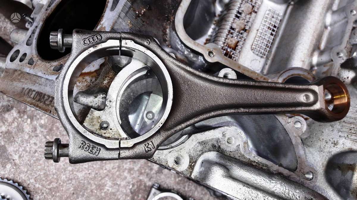Audi A8, CRE, engine parts