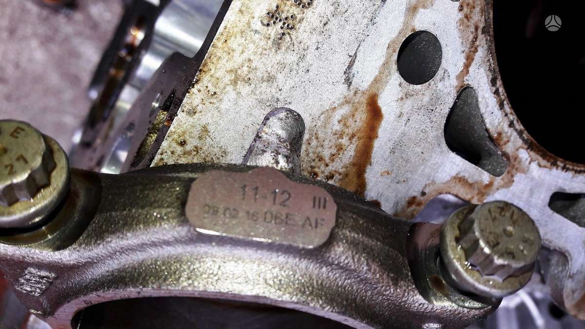 Audi A8, CRE, variklio detalės