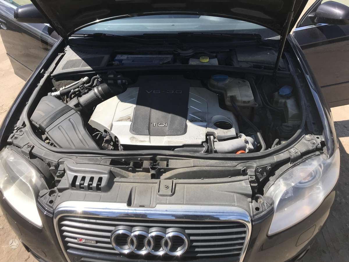 Audi A4 по частям. Multimedija 180e
