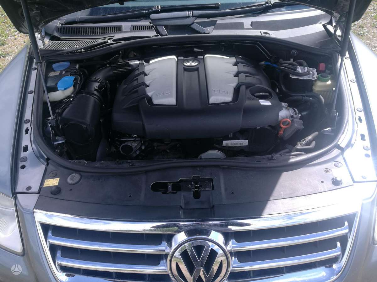 Volkswagen Touareg dalimis