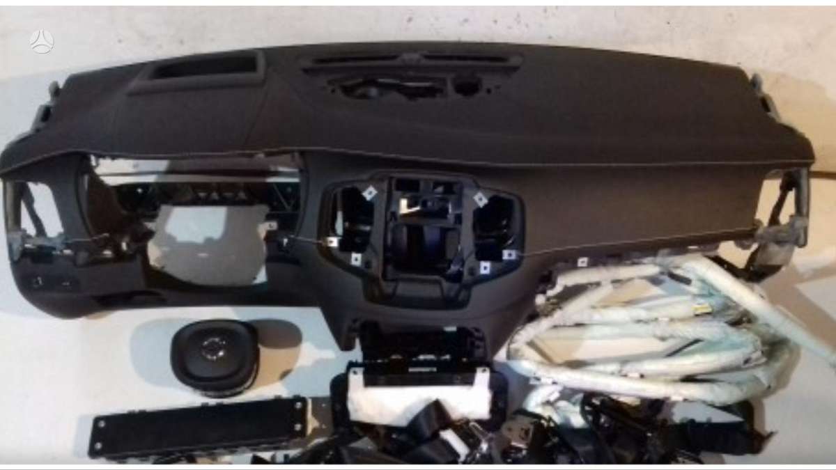 Volvo XC90 interior parts