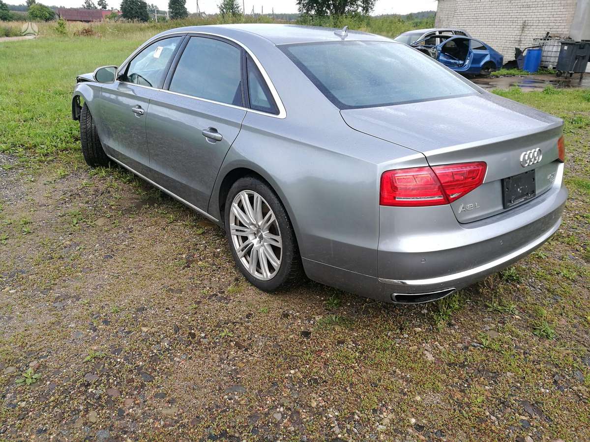 Audi A8 dalimis. 4 0tfsi
