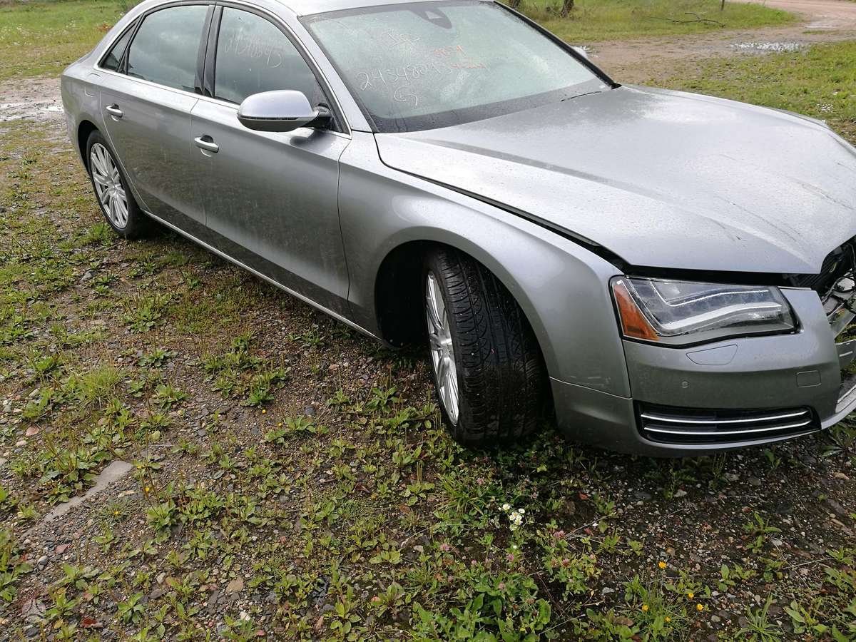 Audi A8 dalimis. 4 0tfsi