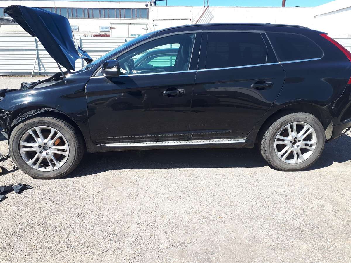 Volvo XC60 35000km rida