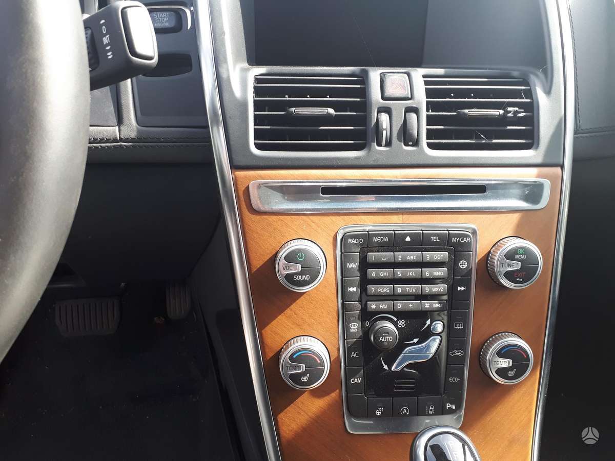 Volvo XC60 35000km rida