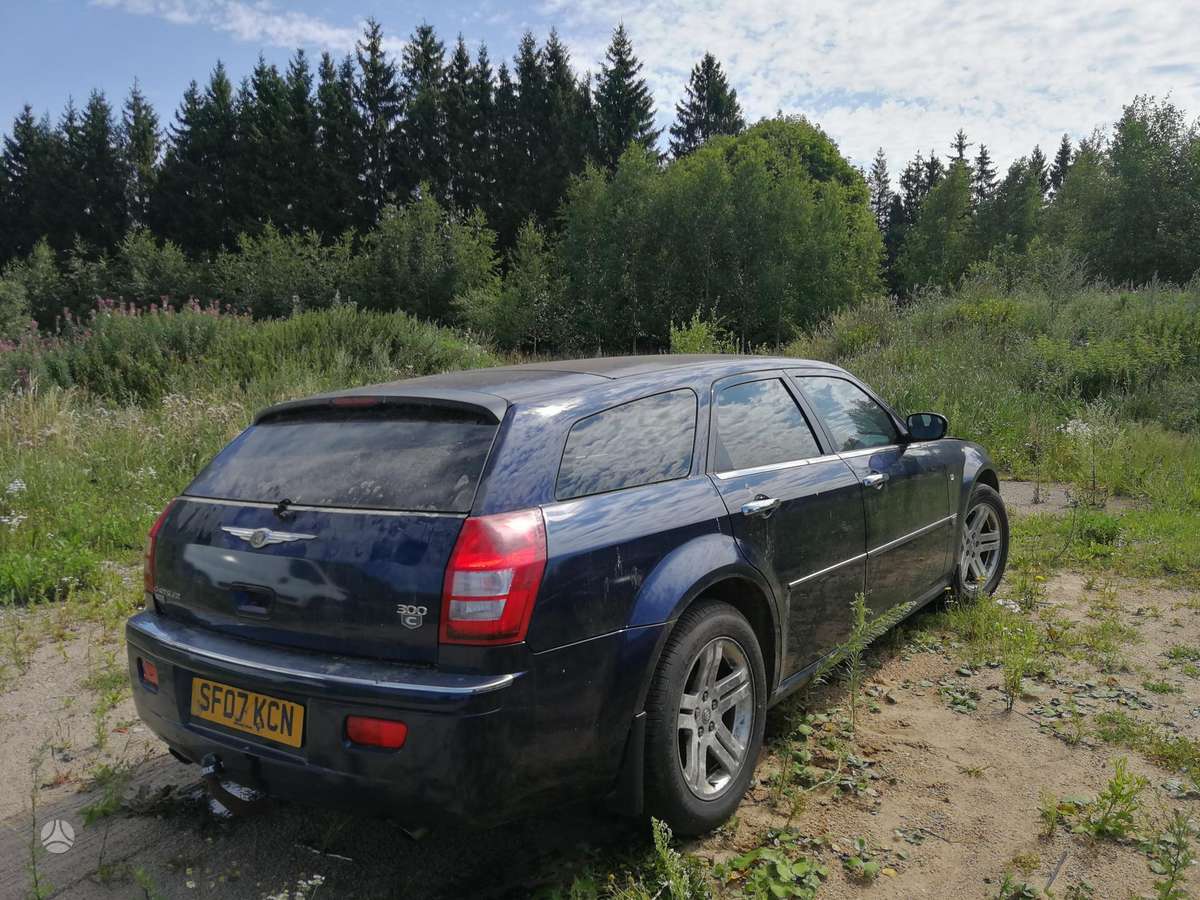 Chrysler 300C dalimis