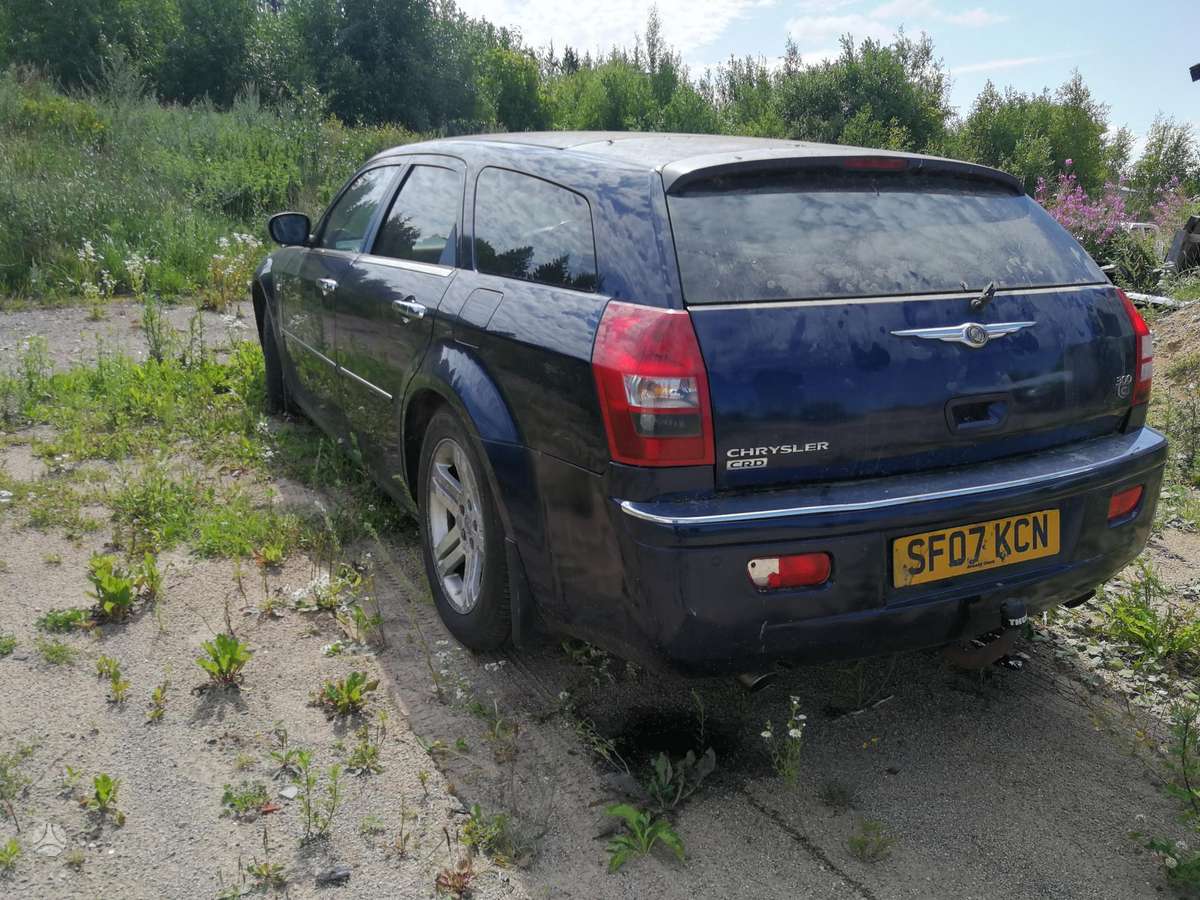 Chrysler 300C dalimis