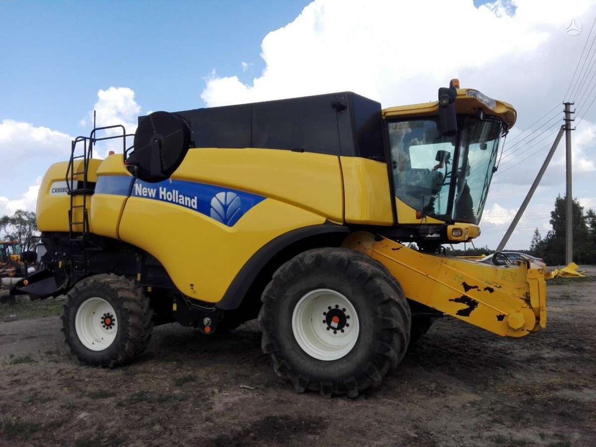 New Holland CX8080, combine harvesters