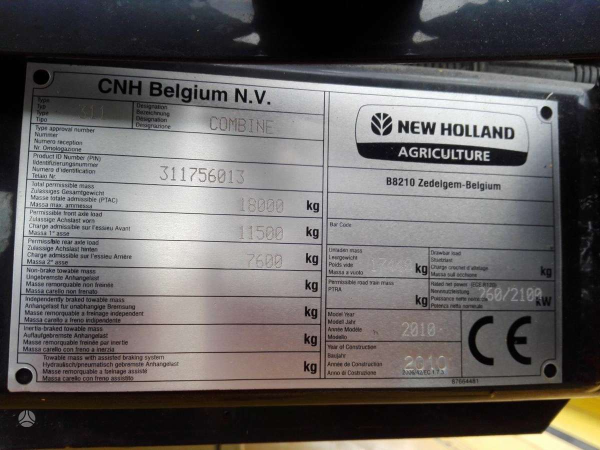 New Holland CX8080, combine harvesters