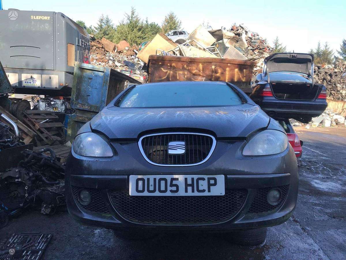 Seat Leon dalimis
