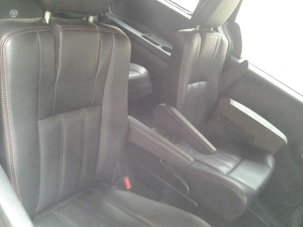 Dodge Grand Caravan dalimis