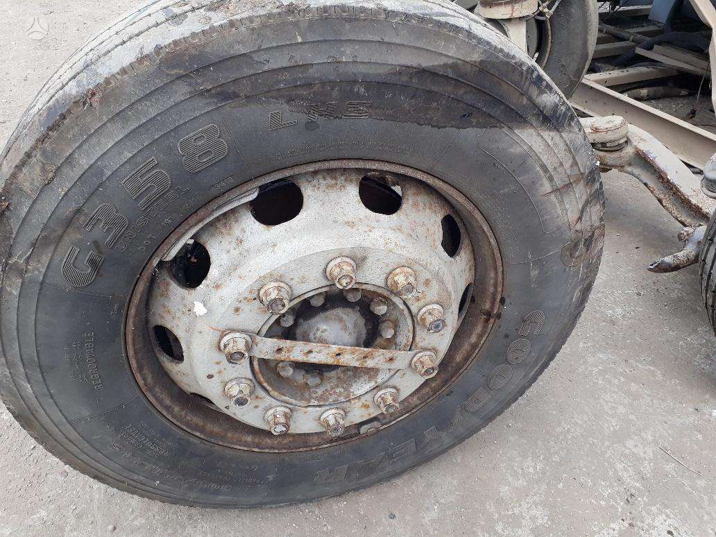 Goodyear, all-season 305/75 R24