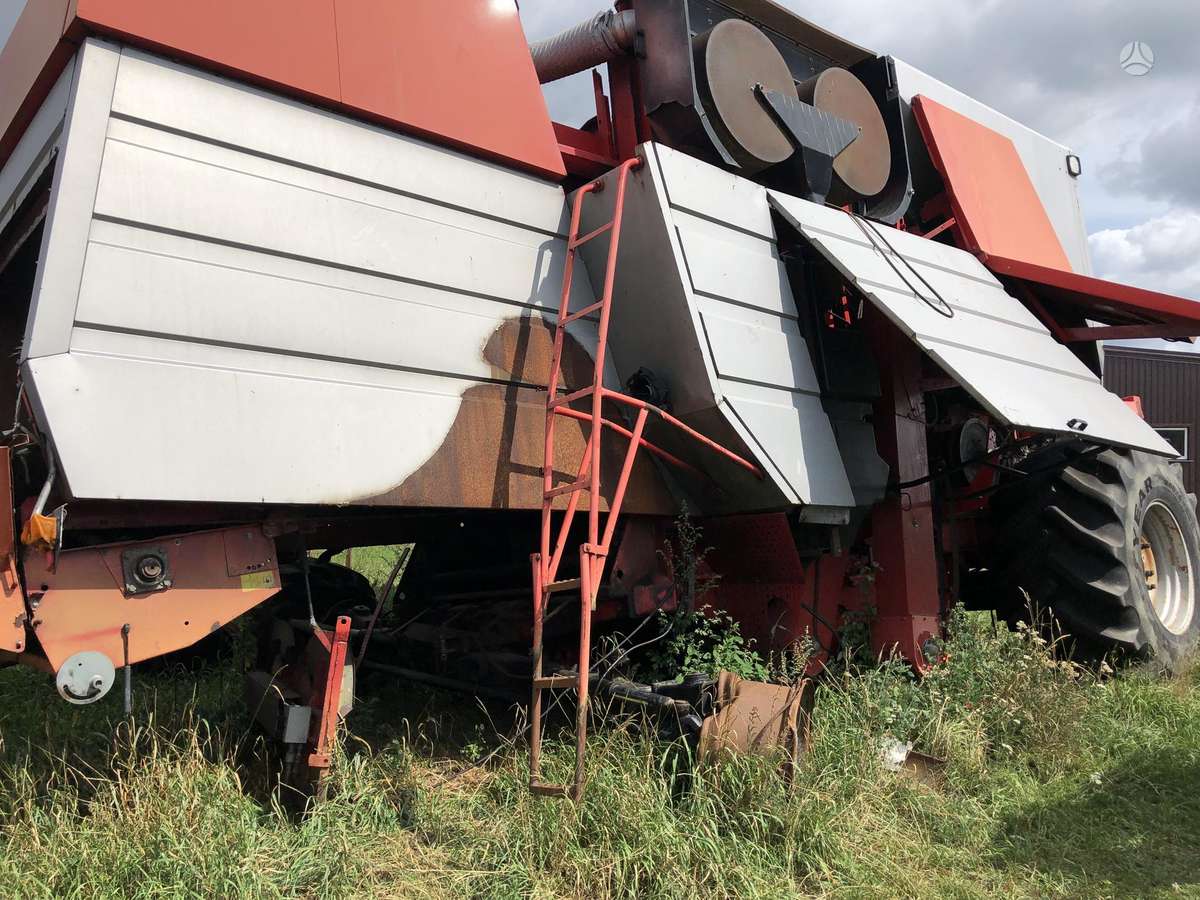 Massey Ferguson 7276, combine harvesters