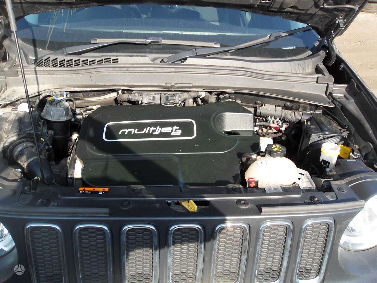Jeep Renegade dalimis